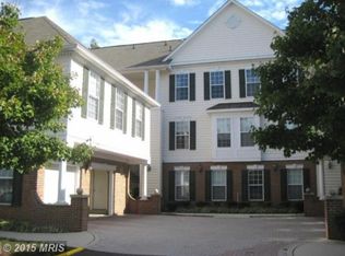 25200 Lake Shore Sq UNIT 201, Chantilly, VA 20152