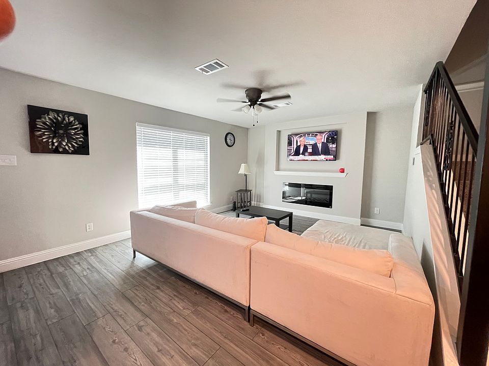 1st image of 17 E Creek Dr #85