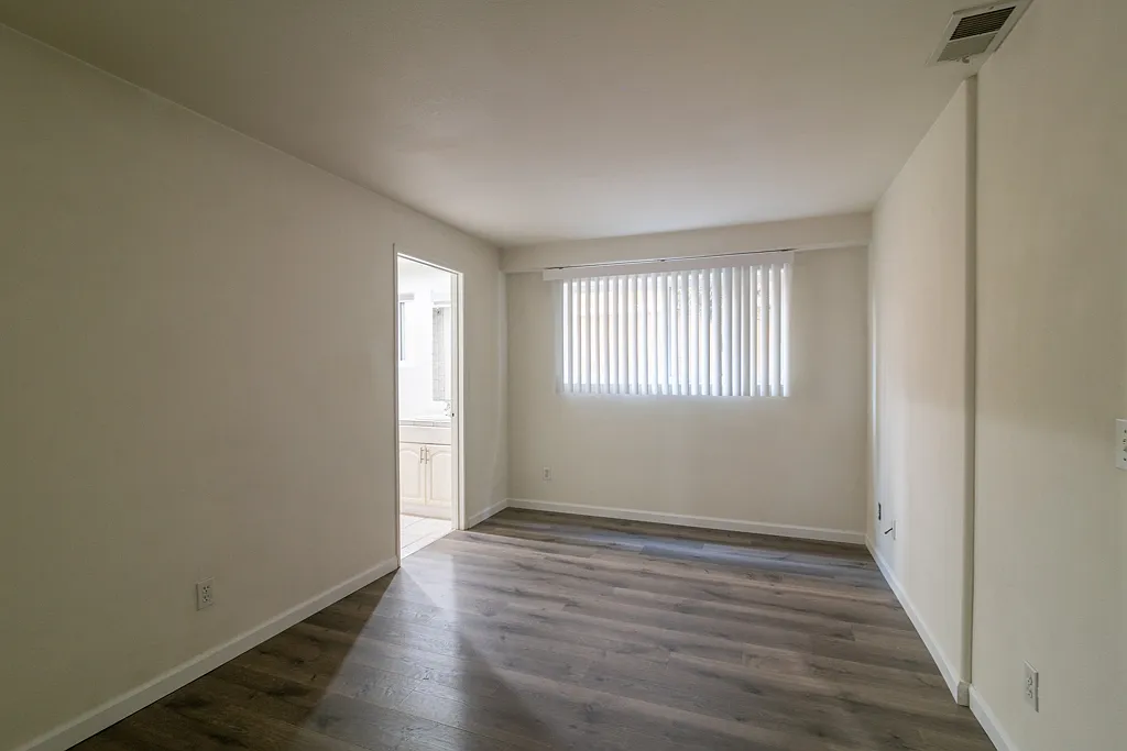 4 bed, 3.5 bath, 2200 sqft, $4,800 — Photo 4