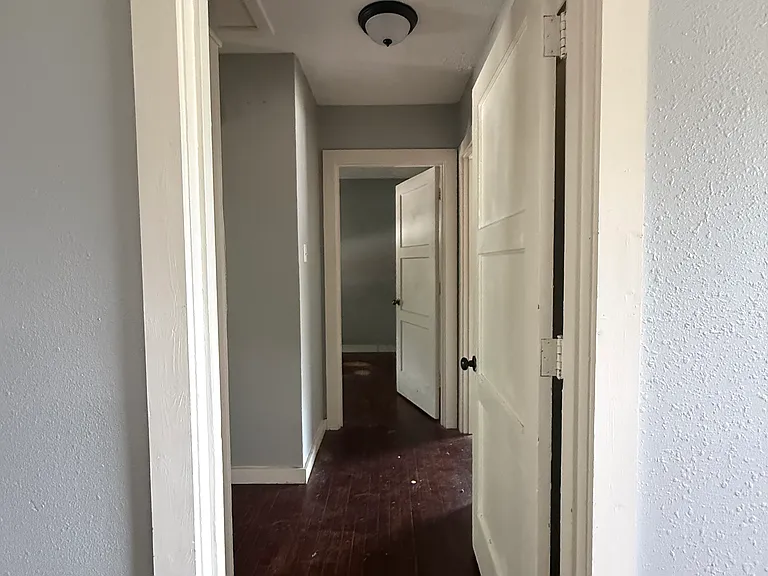 2105 S College Ave #7 — Photo 5