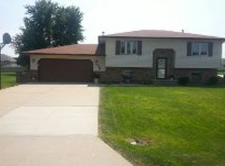 4045 Allen Ave, Grand Island, NE 68803