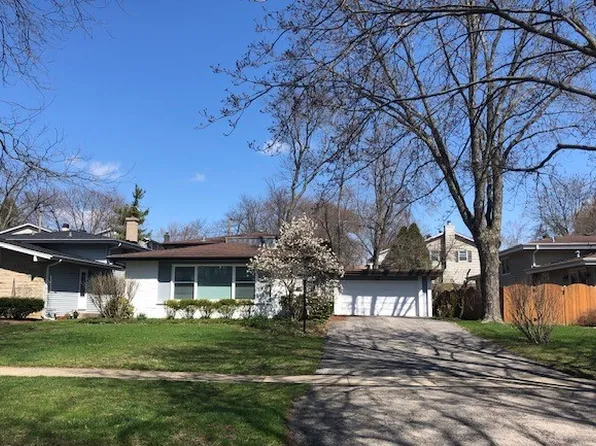 1709 Childs St, Wheaton, IL 60187