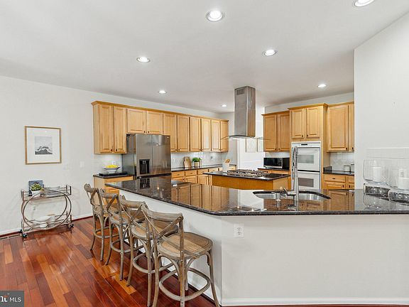 4th image of 3005 Rose Arbor Ct