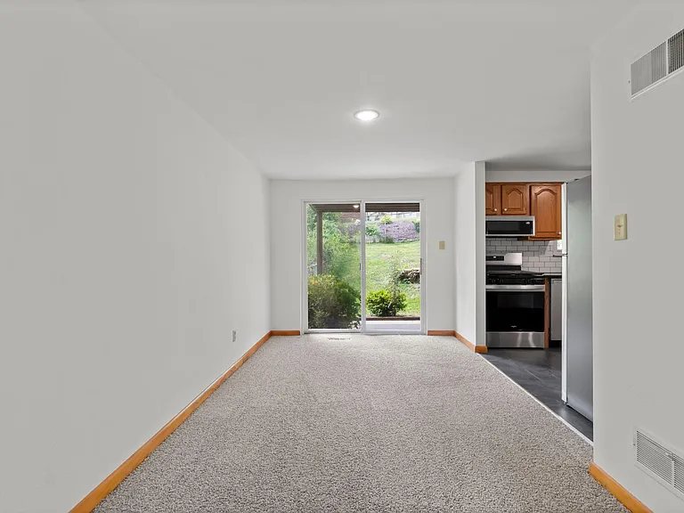 1105 Anna Ave — Photo 13