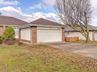 3465 S Parkmont Ct, Springfield, MO 65807