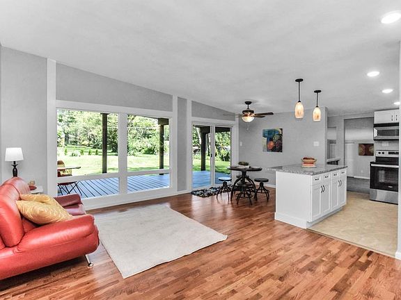 3rd image of 4136 Jamie Dr