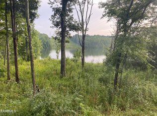 628/630 Emory River Rd, Harriman, TN 37748