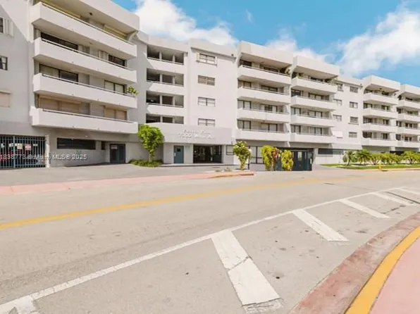 7300 Wayne Ave APT 418, Miami Beach, FL 33141