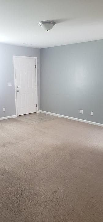 1st image of 11 Fox Hollow Dr