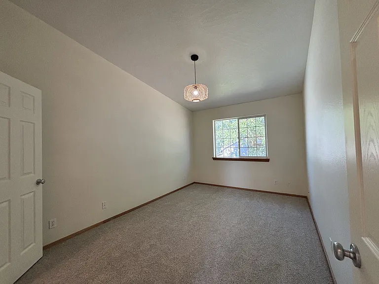 610 Maple St #MAIN — Photo 18