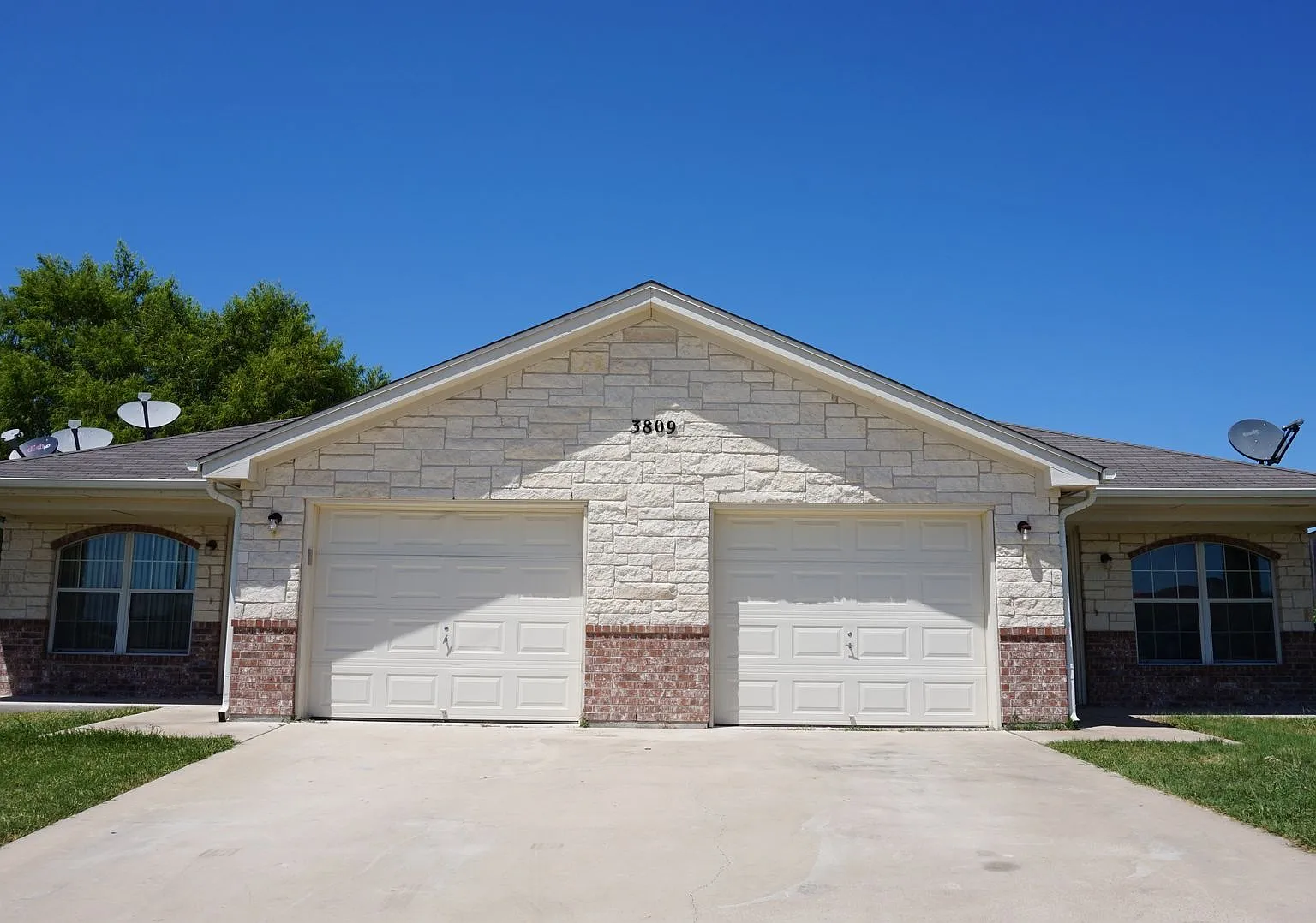 Sales--3809 Edgefield St. — Photo 1