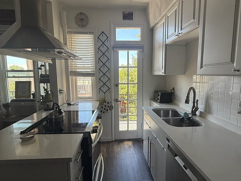1356 N Pearl St #304 — Photo 9