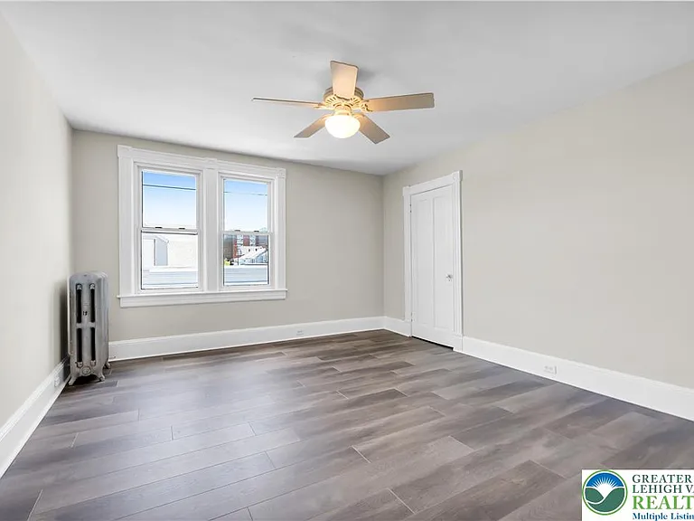 265-267 E Bertsch St #4 — Photo 11