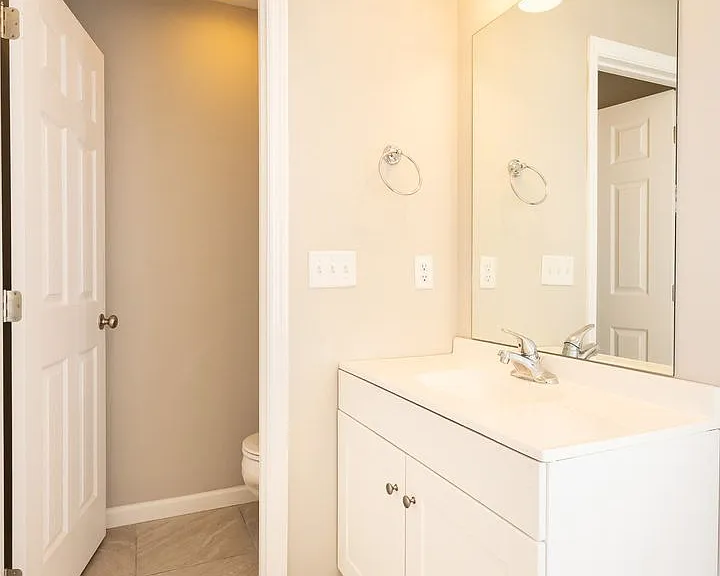 2106 Duncan Ave #102 — Photo 10