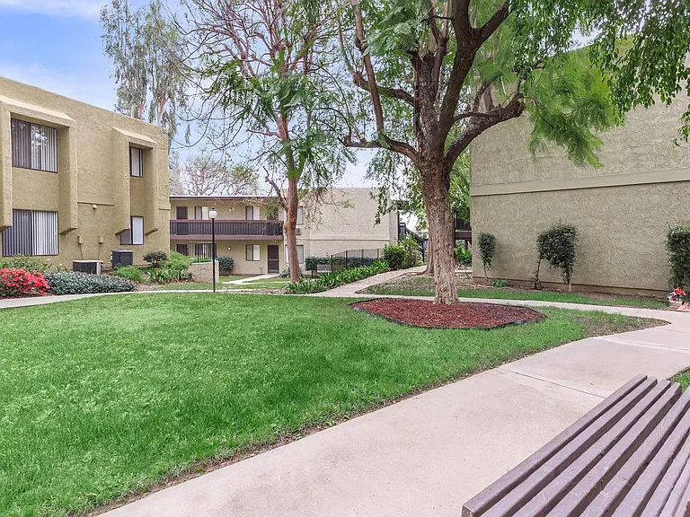Heritage Park Alta Loma 55+ — Photo 19
