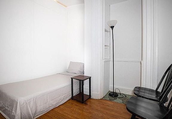 4th image of 108 E 31st St #3R1