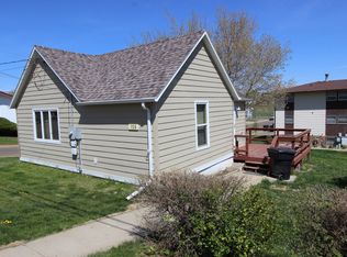 158 7th Ave E, Dickinson, ND 58601