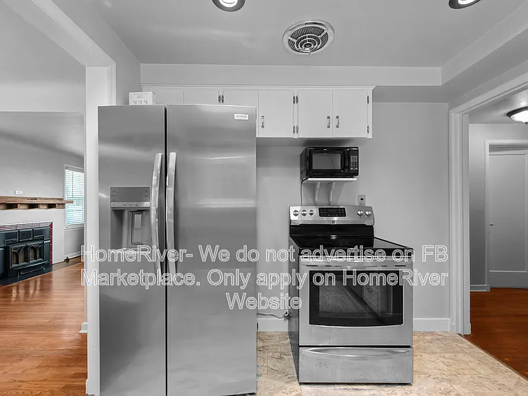 2704 W Hoffman Ave — Photo 5