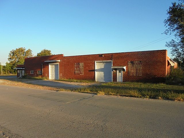 2nd image of 1003 Waples St