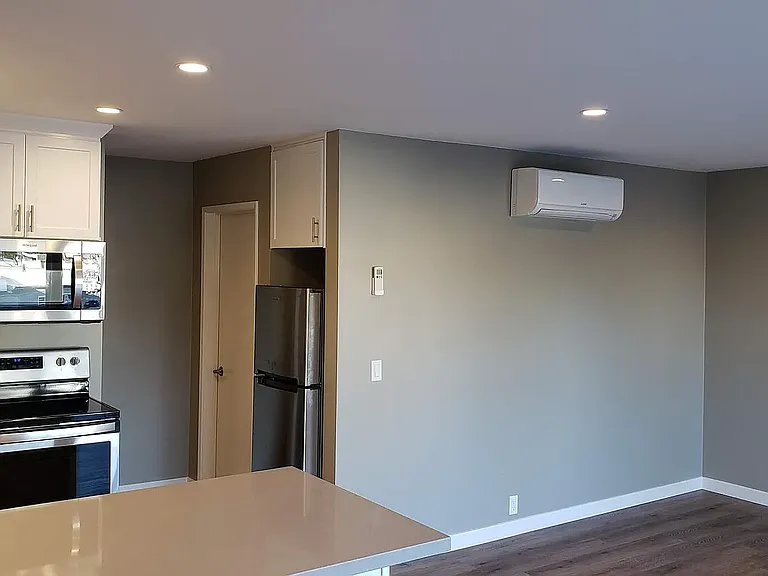 215 Lower Cliff Dr — Photo 2