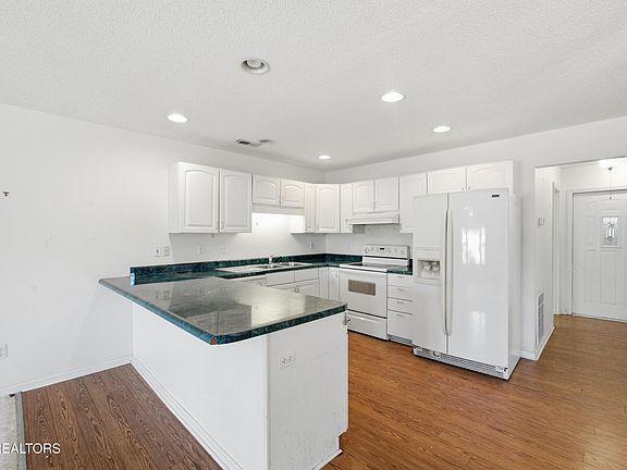 2nd image of 1130 Fairgrounds Ct