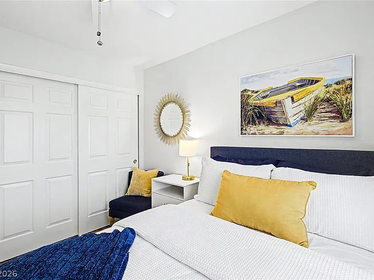 2025 Shining Feather Ln — Photo 32