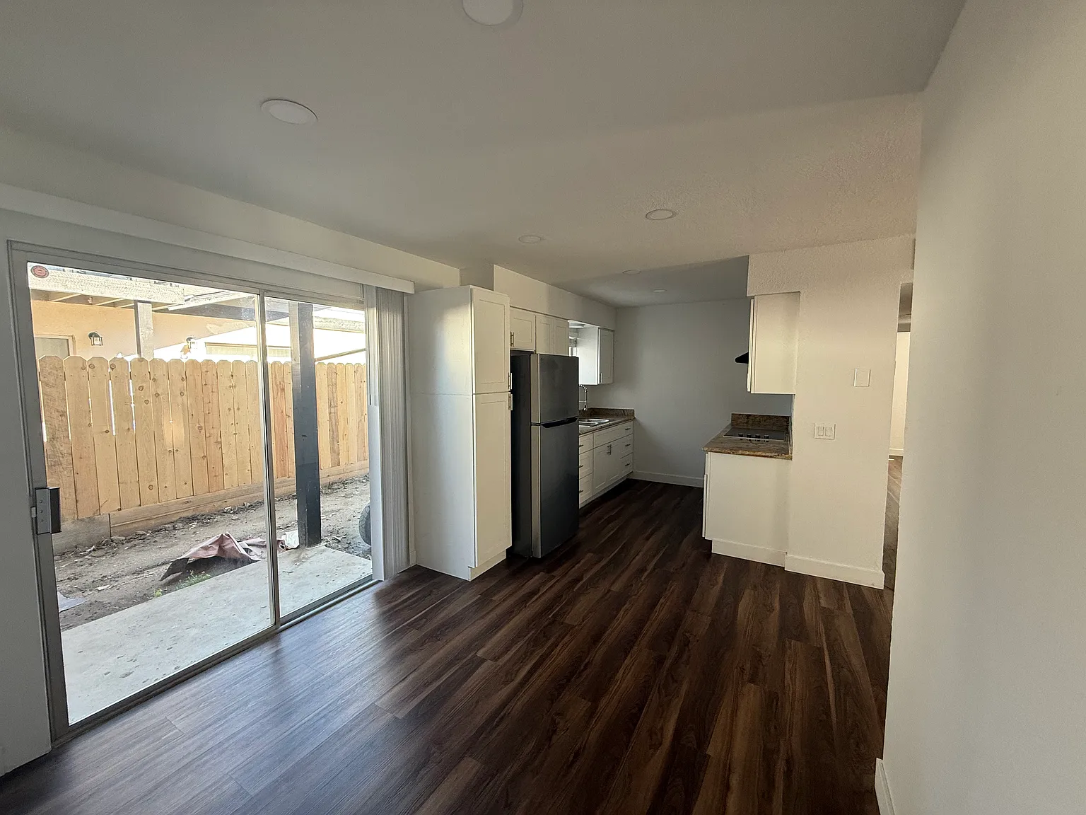 2 bed, 900 sqft, $1,500 — Photo 2