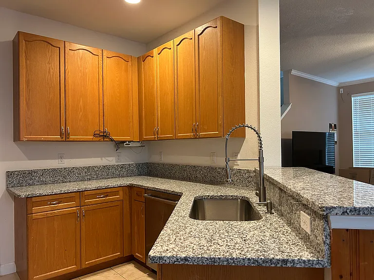 2549 Twain Dr — Photo 25
