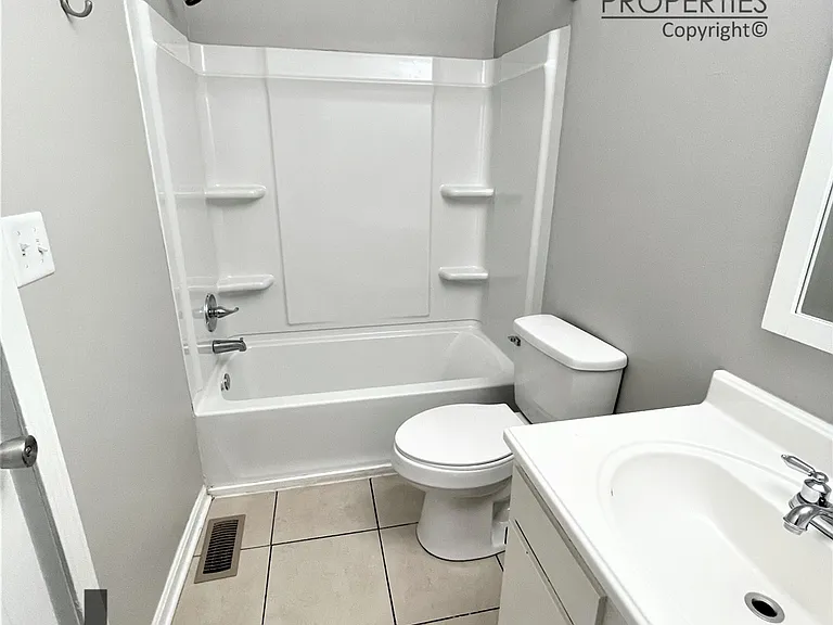1488 Deer Lake Cir — Photo 11