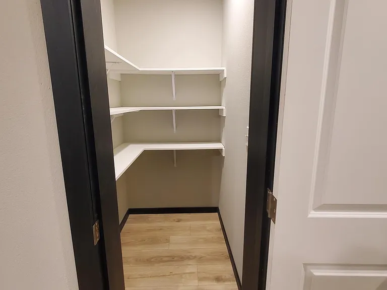 743 Chalet Ave — Photo 6