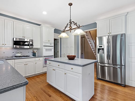 2nd image of 3804 King Richard Ct