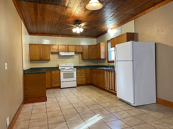 5th image of 310 Spring St