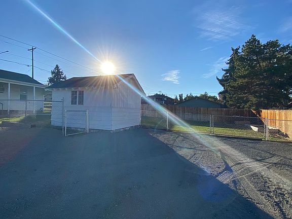 2nd image of 1001 W Fremont Ave