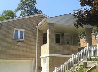 3226 Valewood Dr, Homestead, PA 15120