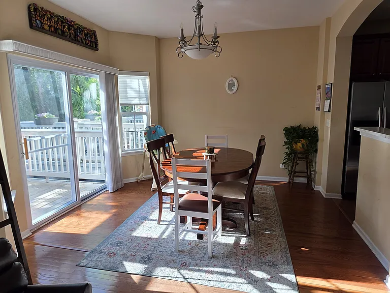 1212 Townes Cir — Photo 5
