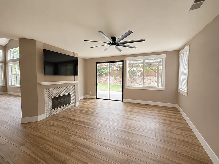2296 Green River Dr — Photo 4