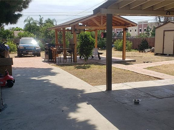 3rd image of 10477 Fremontia Ave