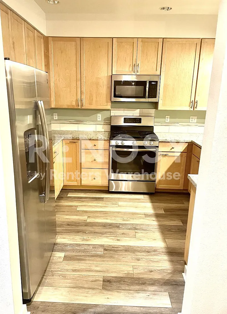 Style and Comfort in the Heart of Redmond — Photo 4
