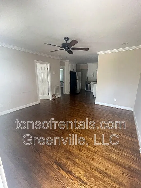 2 bed, 1.0 bath, $1,150 — Photo 2