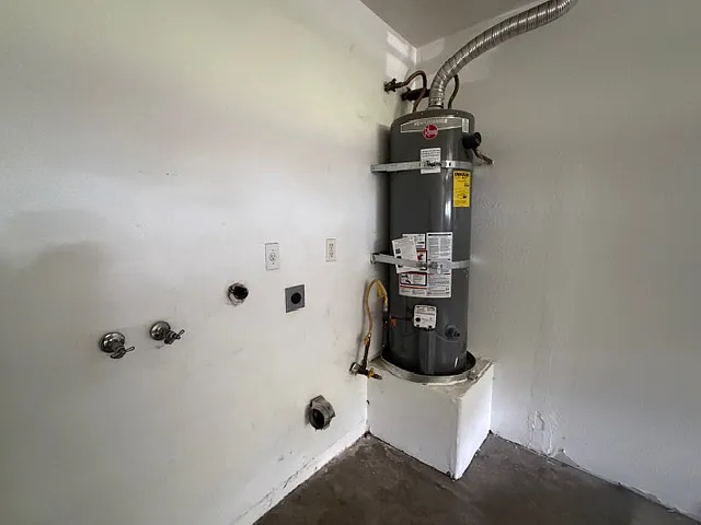 513 N Riverside Dr #1 — Photo 9