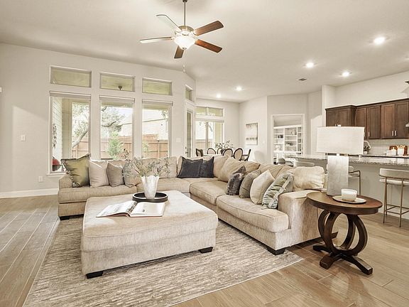 3rd image of 29411 Kearney Rdg