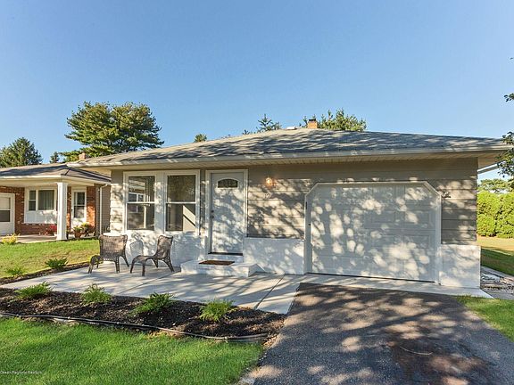 3rd image of 12 Nevis Ct