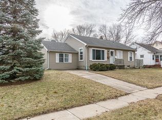601 34th St NE, Cedar Rapids, IA 52402