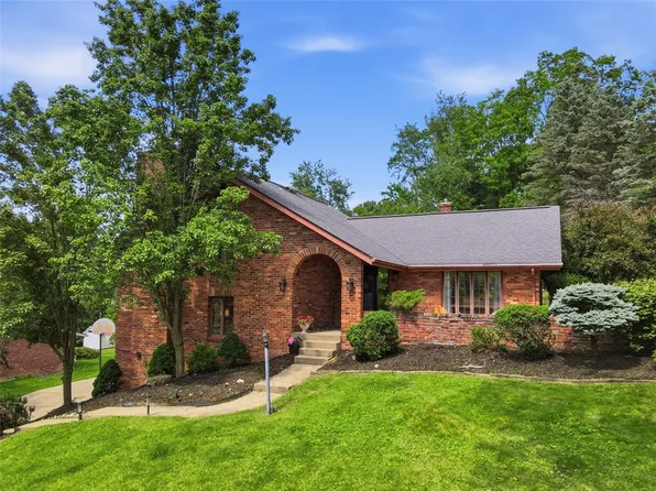 2483 Southvue Dr, Pittsburgh, PA 15241