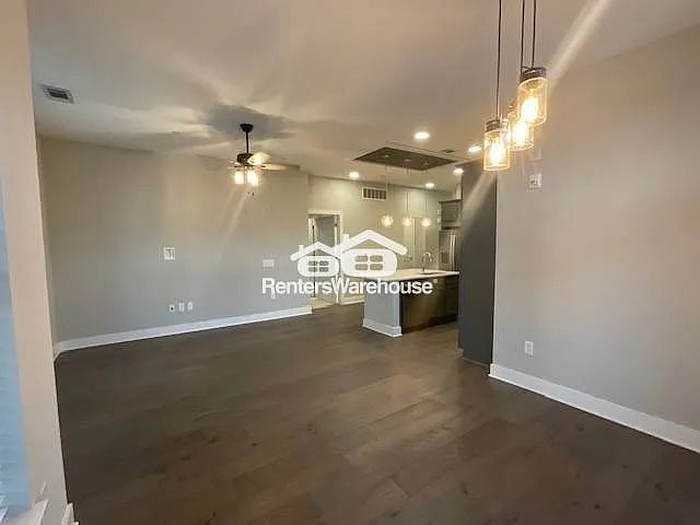 2401 Euclid Ave #116 — Photo 8