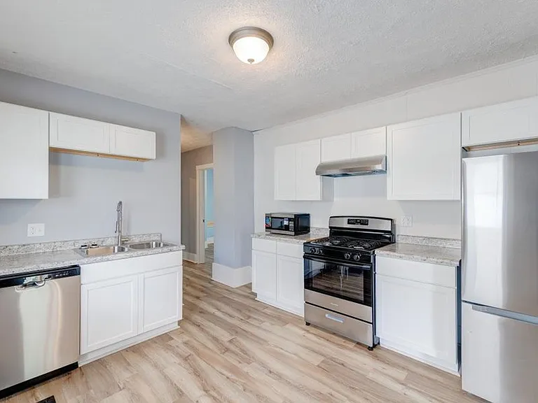 1308 E Taylor St — Photo 7