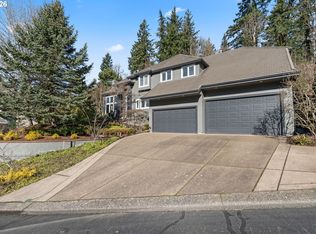 7717 NW Blue Pointe Ln, Portland, OR 97229