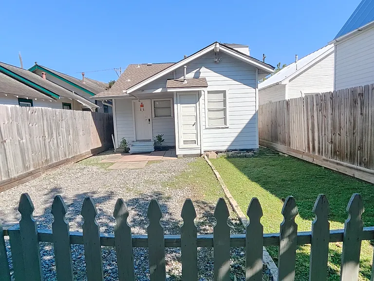 4313 Center St — Photo 28