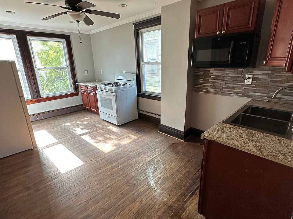 1st image of 335 Forest Ave #2