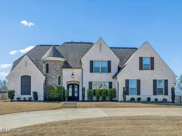 3929 Summer Pointe Dr, Olive Branch, MS 38654